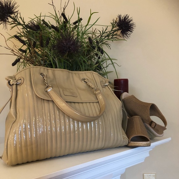 Handbags - Excellent condition New York & Company Handbag